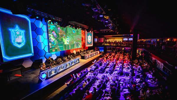 足球在主场 足球在主场