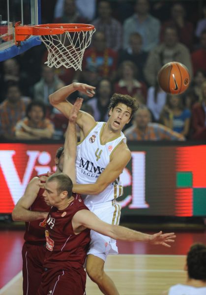 误持球掩护 误持球掩护